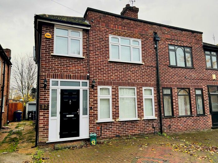 3 Bedroom Property To Rent In Wyresdale Crescent, Perivale, Greenford, UB6