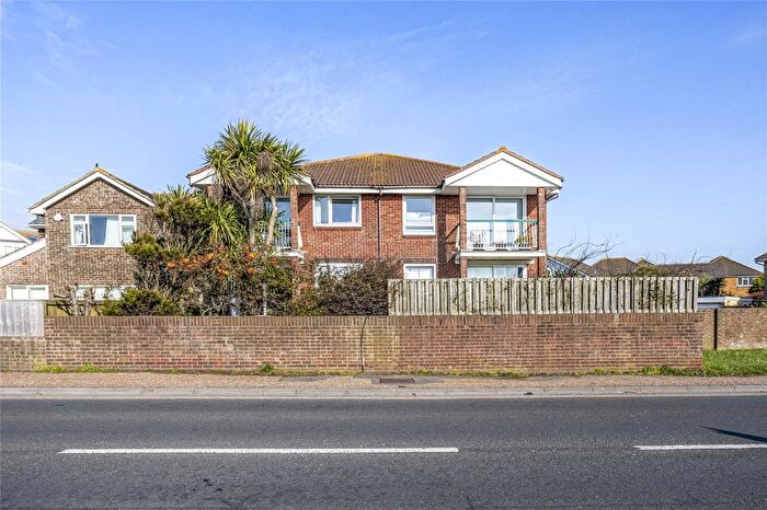 2 Bedroom Flat For Sale In Scarista Court, Old Salts Farm Road, Lancing, West Sussex, BN15