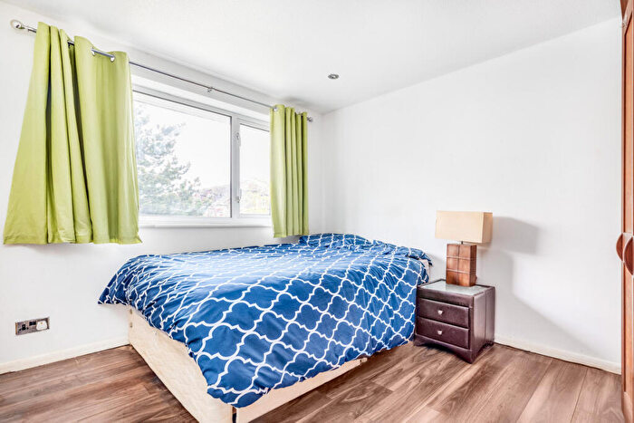 4 Bedroom Detached House For Sale In Sylvan Road, Crystal Palace, SE19