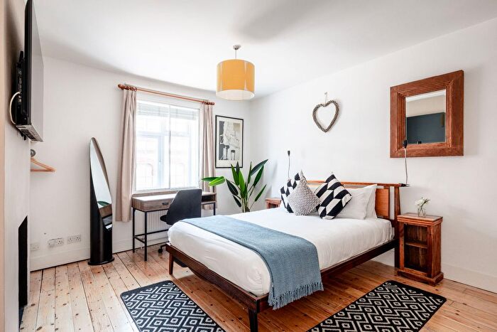 1 Bedroom End Of Terrace House To Rent In Terminus Road, Brighton, BN1