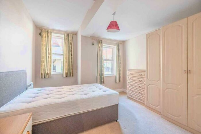 1 Bedroom Apartment For Sale In High Street, Eton, SL4