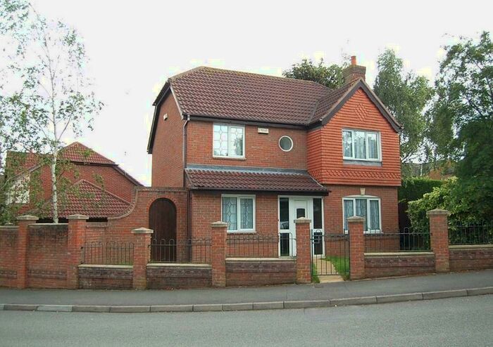 4 Bedroom House To Rent In Earlswood Drive, Mickleover, Derby, DE3