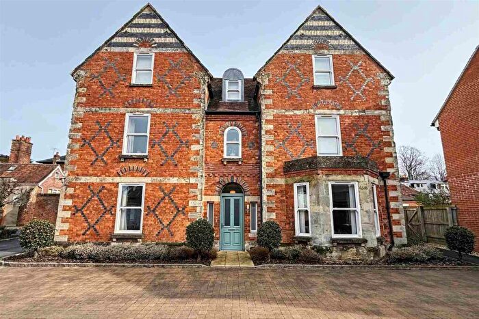 2 Bedroom Flat For Sale In Salisbury City Centre, SP1