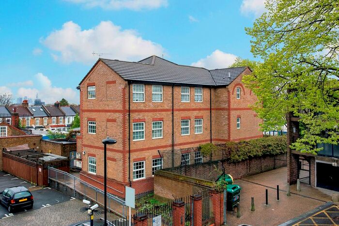 1 Bedroom Flat To Rent In Ashby Mews, London, SW2