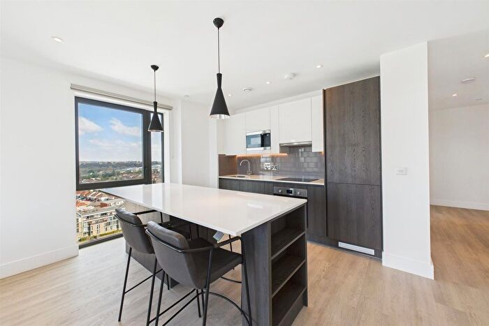 2 Bedroom Flat To Rent In Acer Point, Watford, WD18