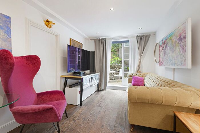 2 Bedroom Flat To Rent In Shepherds Bush Road, W6