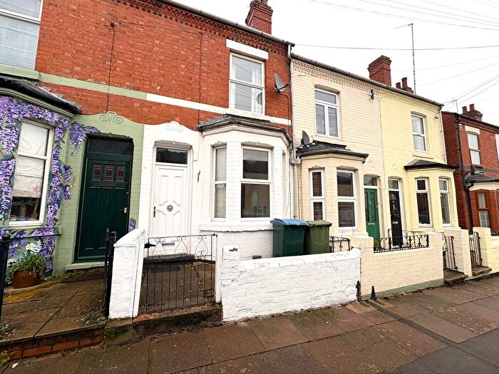3 Bedroom Terraced House For Sale In Newcombe Road, Earlsdon, Coventry, CV5