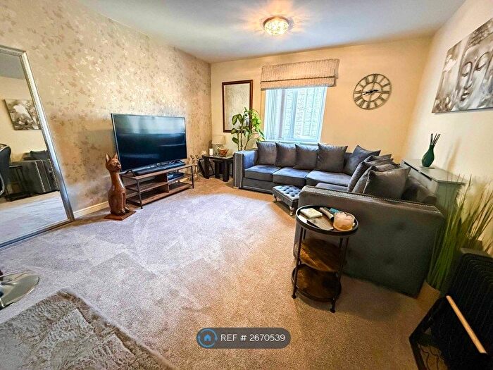 2 Bedroom Flat To Rent In Langwood Court, Haslingden, Rossendale, BB4