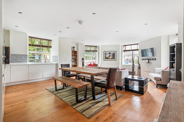 2 Bedroom Apartment To Rent In The Metro, SE11