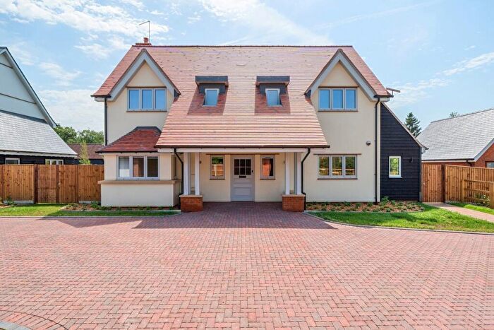 4 Bedroom Detached House To Rent In Harvest Hill Bourne End, SL8