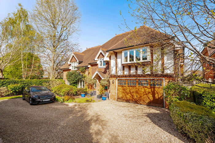 6 Bedroom Detached House For Sale In Wyatt Close, Wargrave, Reading, Berkshire, RG10