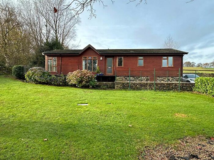 3 Bedroom Chalet To Rent In Schoolwood Farm Caravan Park, Straight Lane, Addingham, LS29