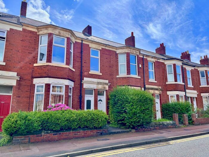 3 Bedroom Flat To Rent In Simonside Terrace, Heaton, NE6