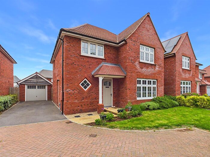 4 Bedroom Detached House For Sale In Wadley Close, Gloucester, GL1