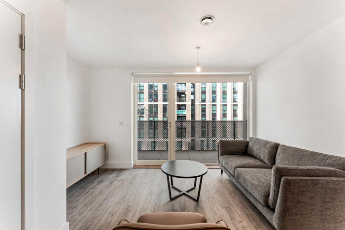 2 Bedroom Apartment To Rent In Fortunes Dock, Canning Town London, E16