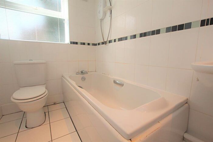 1 Bedroom Flat To Rent In Evesham Road, Astwood Bank, Redditch, B96