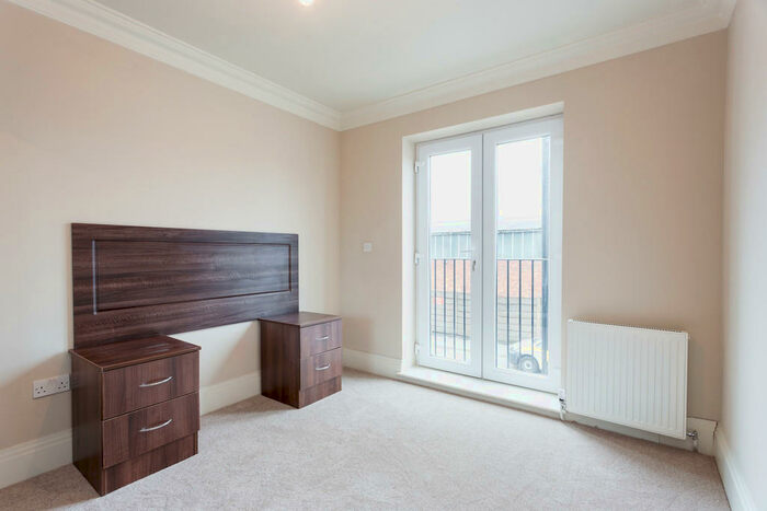 2 Bedroom Apartment To Rent In Reet Gardens, Stoke Gardens, Slough, SL1