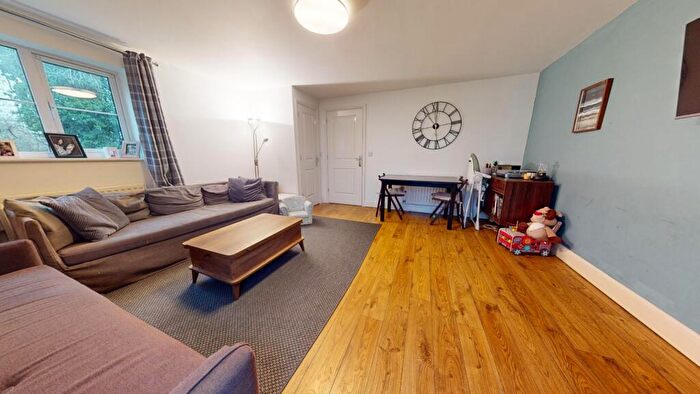 3 Bedroom End Of Terrace House For Sale In Dennetts Close, Daventry, NN11