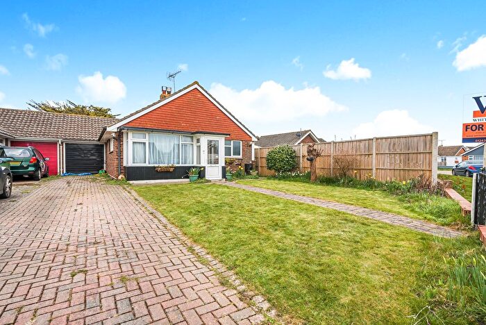 3 Bedroom Detached Bungalow For Sale In St Thomas Drive, Pagham, Bognor Regis, PO21