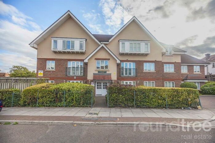 2 Bedroom Apartment To Rent In Christopher Court, Great North Way, Hendon, NW4