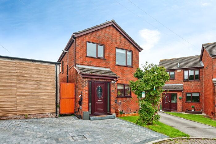 4 Bedroom Detached House For Sale In Wroxham Close, Helsby, Frodsham, WA6