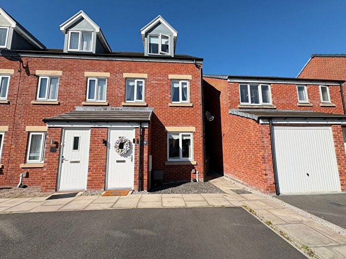 3 Bedroom Town House For Sale In Linnet Road, Maghull, L31