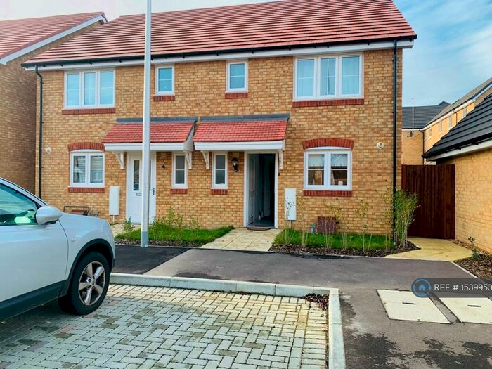 3 Bedroom Semi-Detached House To Rent In Duffet Drive, Winnersh, Wokingham, RG41