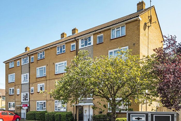 2 Bedroom Flat To Rent In Ronver Road Lee, SE12