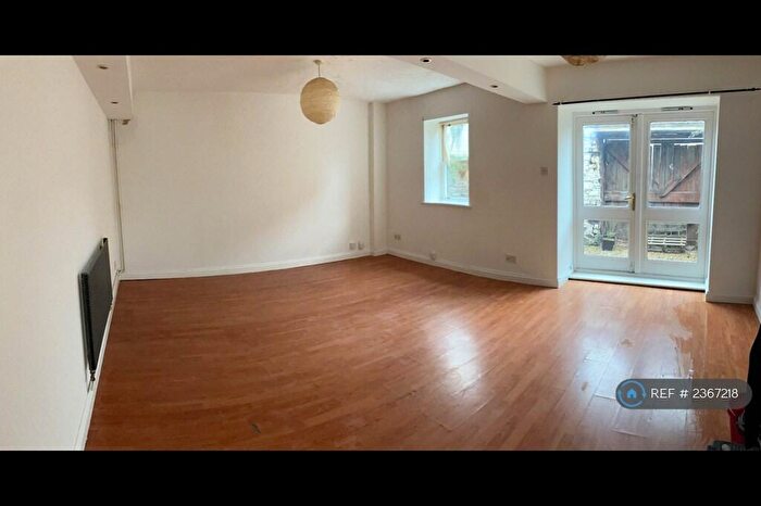 3 Bedroom Flat To Rent In Brook Road, Montpelier, Bristol, BS6