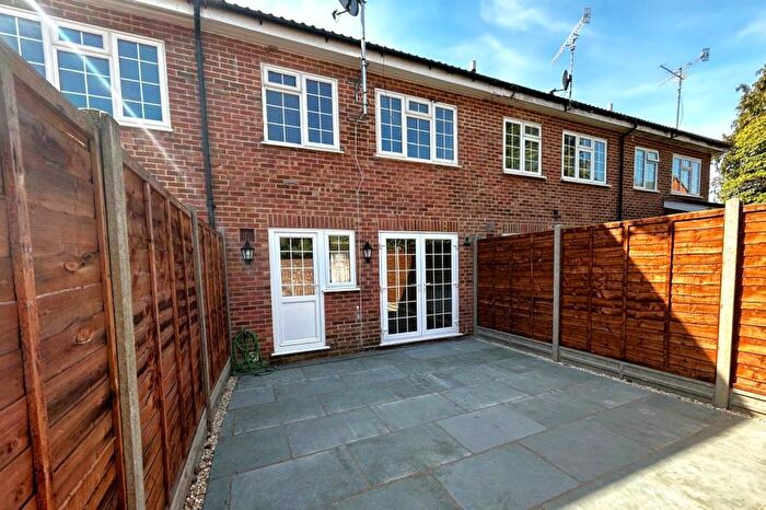 3 Bedroom Terraced House To Rent In Woking, Surrey, GU22