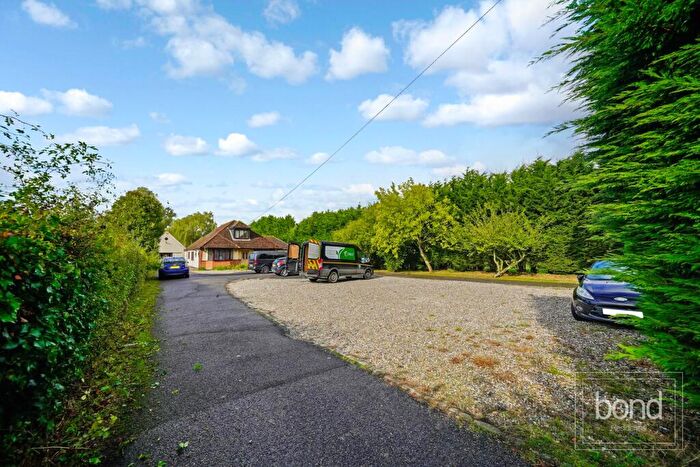 4 Bedroom Chalet For Sale In The Common, East Hanningfield, Chelmsford, CM3