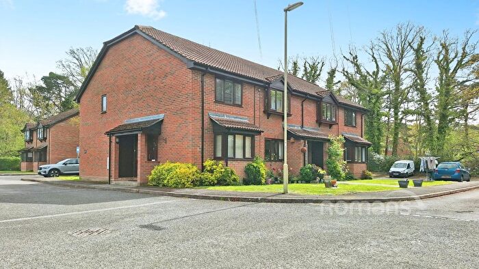 1 Bedroom Maisonette For Sale In St. Michaels Close, Fleet, Hampshire, GU51