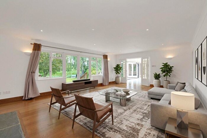 5 Bedroom Detached House To Rent In Riverside Drive, Esher, Surrey, KT10