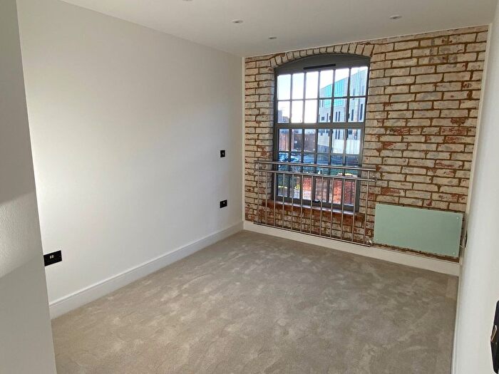 1 Bedroom Flat For Sale In Overstone Road, Northampton, NN1