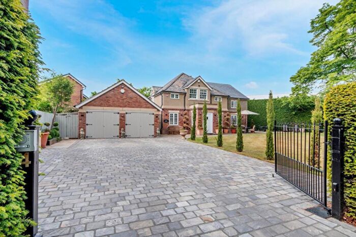 4 Bedroom Detached House For Sale In Pemberton Grove, Bawtry, Doncaster, DN10