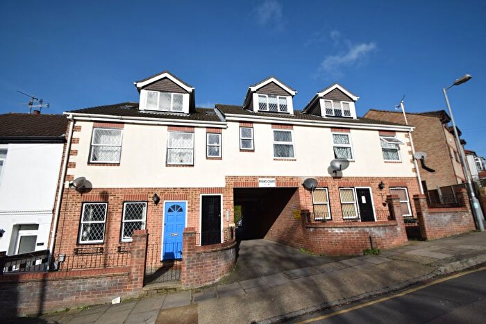 2 Bedroom Flat For Sale In Ryans Court, Ridgway Road, Luton, Bedfordshire, LU2