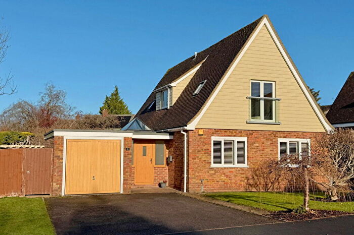 4 Bedroom Detached House For Sale In Meadow Close, Goring, RG8