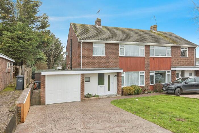 3 Bedroom Semi Detached House For Sale In Hartley Road, Longfield, Kent, DA3