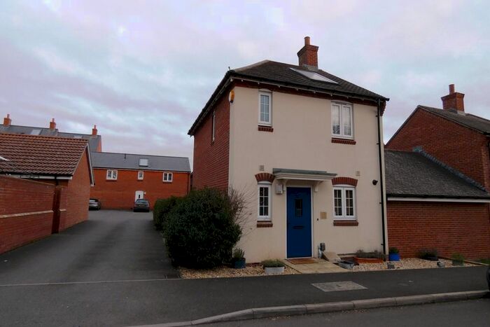 2 Bedroom Link Detached House To Rent In Clover Lane, Durrington, Salisbury, SP4