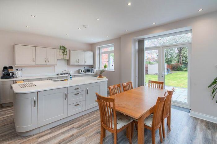 5 Bedroom Detached House For Sale In Station Road, Hagley, DY9