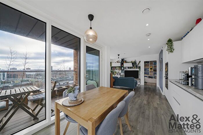 2 Bedroom Flat To Rent In Malmo Tower, Surrey Quays, SE8