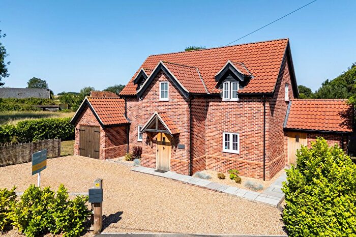 4 Bedroom Detached House For Sale In Pages Lane, Saham Toney, IP25