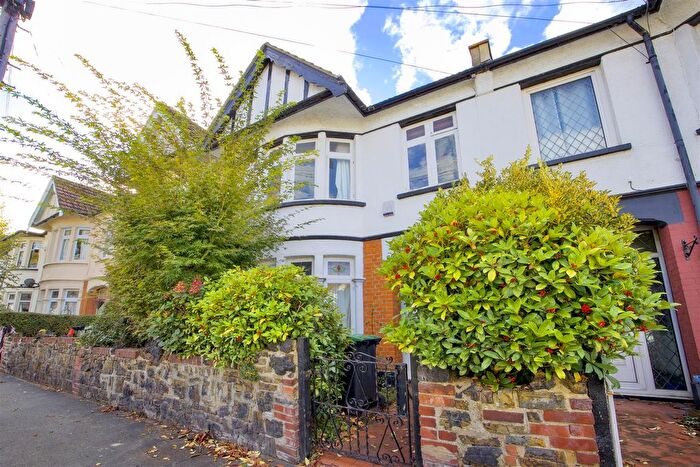 3 Bedroom Terraced House For Sale In Beedell Avenue, Westcliff-On-Sea, SS0