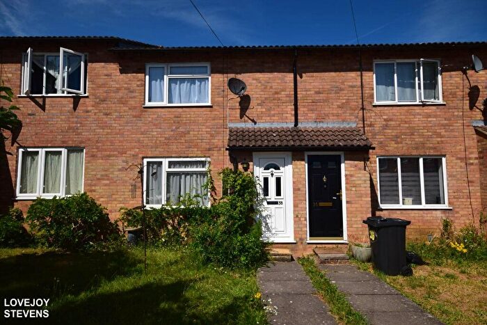 2 Bedroom Terraced House To Rent In Derwent Road, Thatcham, RG19
