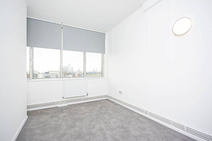 2 Bedroom Flat To Rent In Arbutus Street, Haggerston, London, E8