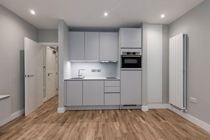 Studio To Rent In Inglewood Road, London, NW6