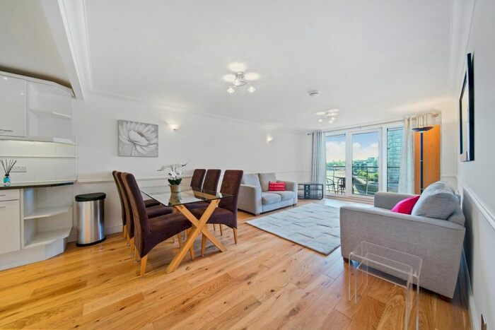 2 Bedroom Flat To Rent In Glaisher Street, Millennium Quay, Greenwich, SE8