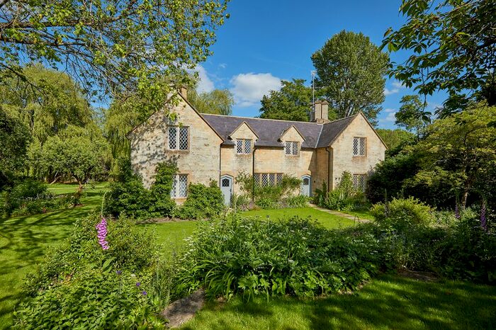 5 Bedroom Flat To Rent In Swinbrook Place, Swinbrook, OX18