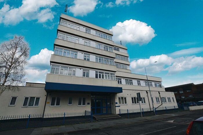 1 Bedroom Flat For Sale In Riverside Heights. Dock Road, Tilbury, RM18
