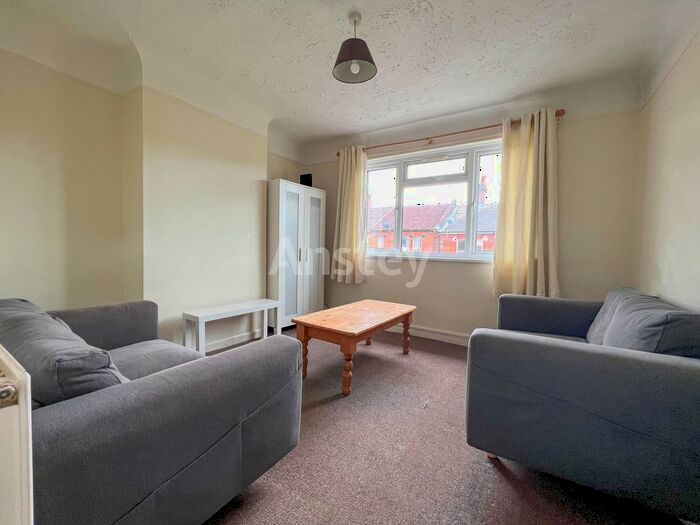 2 Bedroom Flat To Rent In Milton Road, Southampton, SO15